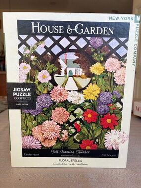 The New York Puzzle Company1000 piece jigsaw of a 1923 House and Garden Magazine